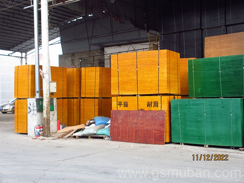 建筑模板黑色紅色哪個便宜?各自優(yōu)點介紹 建筑模板黑色紅色哪個便宜?各自優(yōu)點介紹